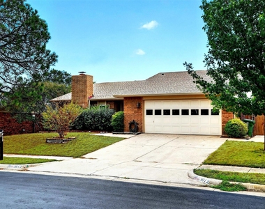 3812 Walnut Drive - Photo Thumbnail 2