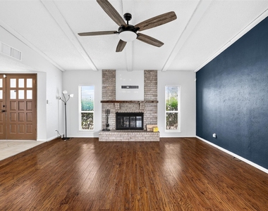 3812 Walnut Drive - Photo Thumbnail 6