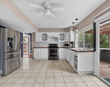 3812 Walnut Drive - Photo Thumbnail 14