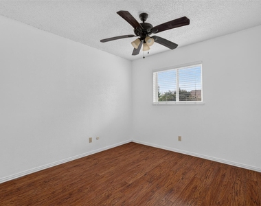 3812 Walnut Drive - Photo Thumbnail 23