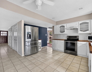 3812 Walnut Drive - Photo Thumbnail 15