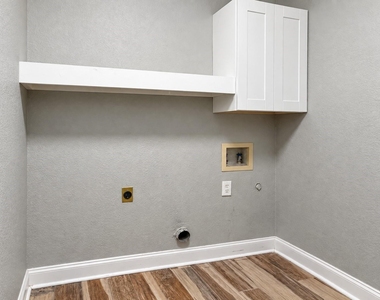 1123 Emily Lane - Photo Thumbnail 24