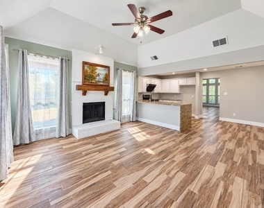 1123 Emily Lane - Photo Thumbnail 10