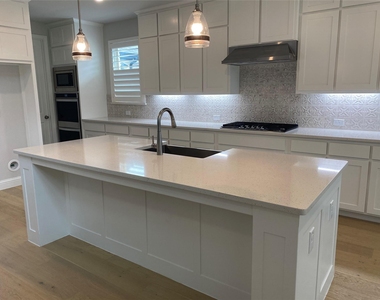 409 Caddo Ridge Lane - Photo Thumbnail 10