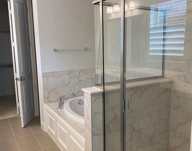 409 Caddo Ridge Lane - Photo Thumbnail 17