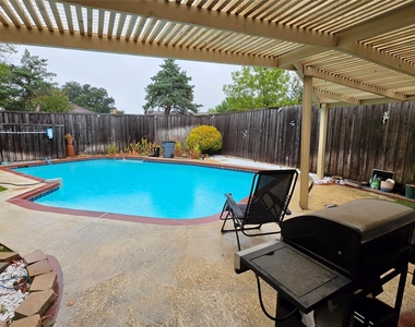 1821 Trowbridge Street - Photo Thumbnail 23