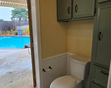 1821 Trowbridge Street - Photo Thumbnail 21