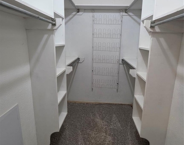 1821 Trowbridge Street - Photo Thumbnail 18