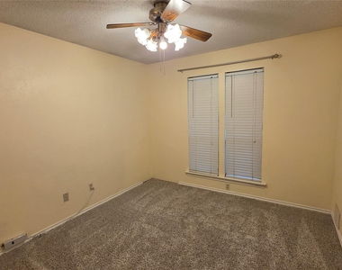 1821 Trowbridge Street - Photo Thumbnail 15