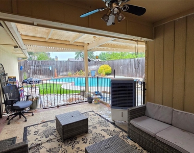 1821 Trowbridge Street - Photo Thumbnail 25