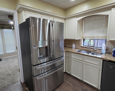 1821 Trowbridge Street - Photo Thumbnail 7