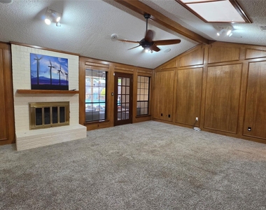 1821 Trowbridge Street - Photo Thumbnail 3