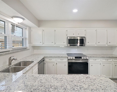 2179 Southern Place - Photo Thumbnail 3