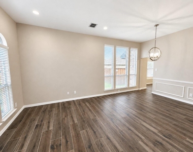 11701 Amber Valley Drive - Photo Thumbnail 3