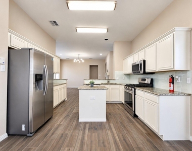 11701 Amber Valley Drive - Photo Thumbnail 6