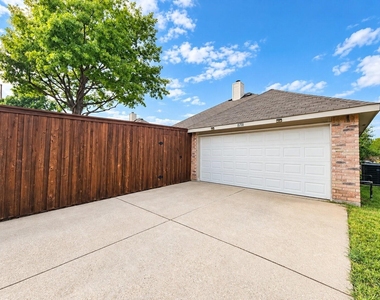 11701 Amber Valley Drive - Photo Thumbnail 17