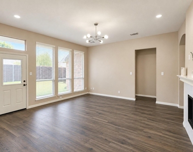 11701 Amber Valley Drive - Photo Thumbnail 5