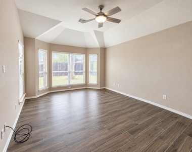 11701 Amber Valley Drive - Photo Thumbnail 8