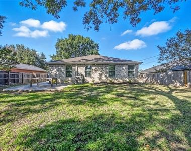 2507 Silvermeadow Lane - Photo Thumbnail 14