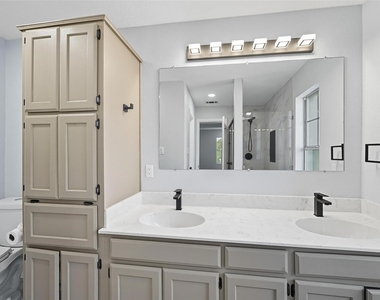 2507 Silvermeadow Lane - Photo Thumbnail 12