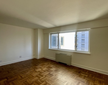 200 E 71st St @ 3rd Ave - Photo Thumbnail 7