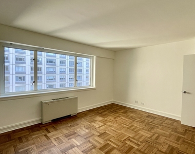 200 E 71st St @ 3rd Ave - Photo Thumbnail 6
