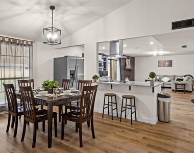 5124 Stanley Drive - Photo Thumbnail 3
