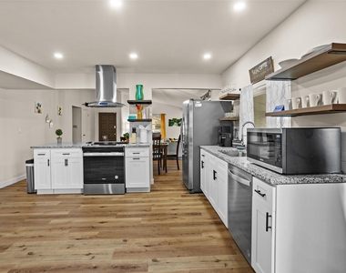 5124 Stanley Drive - Photo Thumbnail 6