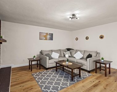 5124 Stanley Drive - Photo Thumbnail 7