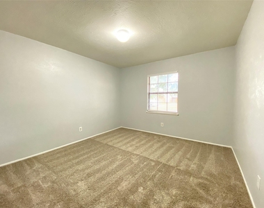 7139 Nutmeg Lane - Photo Thumbnail 12