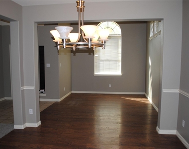 5108 Blackwood Drive - Photo Thumbnail 4