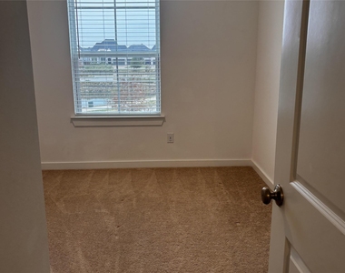 2828 Walden Road - Photo Thumbnail 12