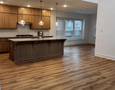 2828 Walden Road - Photo Thumbnail 4