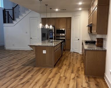 2828 Walden Road - Photo Thumbnail 3