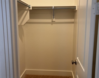 2828 Walden Road - Photo Thumbnail 6