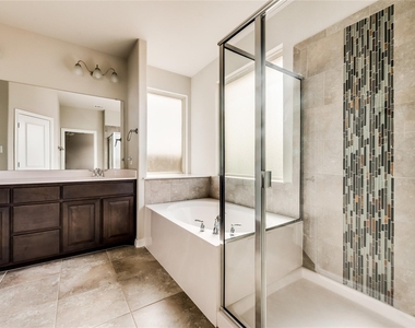 905 Dove Cove - Photo Thumbnail 13