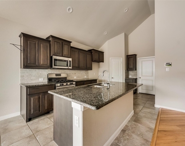 905 Dove Cove - Photo Thumbnail 7
