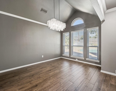 3505 Fox Meadows Drive - Photo Thumbnail 9