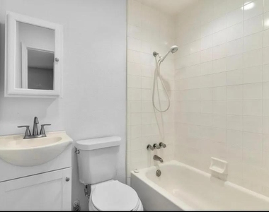 5326 Columbia Avenue - Photo Thumbnail 13