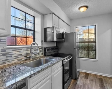 5326 Columbia Avenue - Photo Thumbnail 7