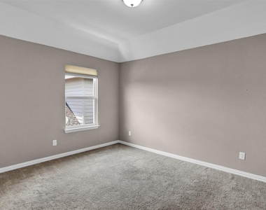 3713 Limousine Parkway - Photo Thumbnail 30