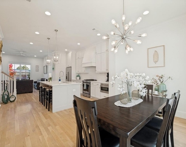 732 W 7th Street - Photo Thumbnail 6