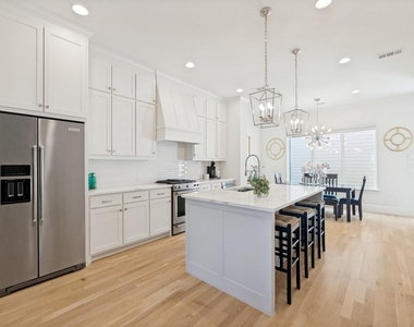 732 W 7th Street - Photo Thumbnail 7
