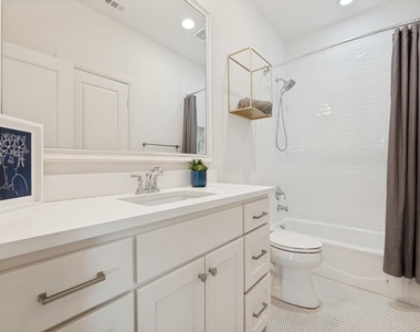 732 W 7th Street - Photo Thumbnail 19