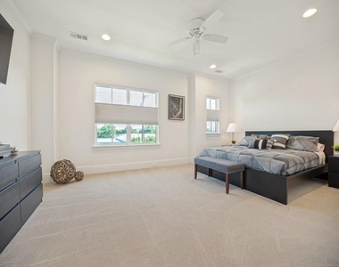732 W 7th Street - Photo Thumbnail 10