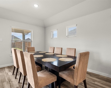 2826 Caroline Street - Photo Thumbnail 3