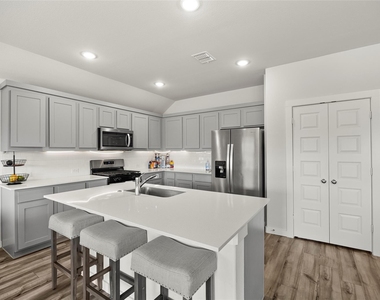 2826 Caroline Street - Photo Thumbnail 5