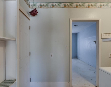 2105 Candy Lane - Photo Thumbnail 9