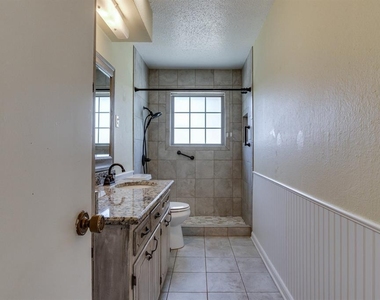 2105 Candy Lane - Photo Thumbnail 12