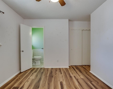 2105 Candy Lane - Photo Thumbnail 16